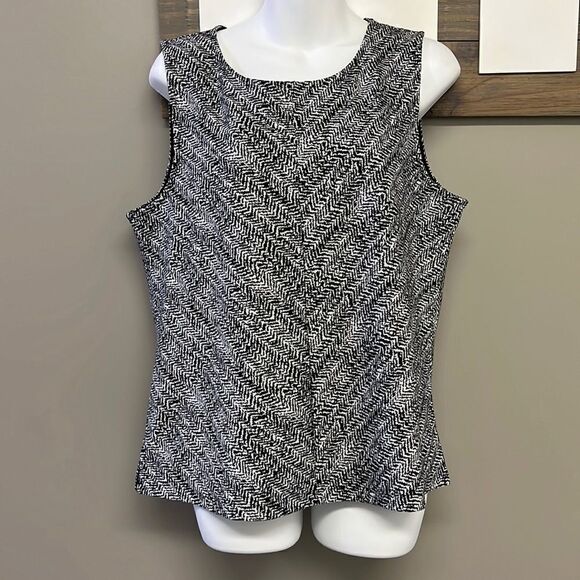 Banana Republic Sleeveless Black and White Abstract Pullover Shell- Large - Picture 1 of 15